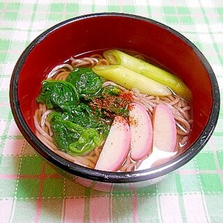 ほうれん草とねぎと蒲鉾のお蕎麦